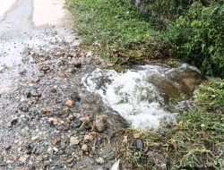 Warga Keluhkan Pipa PDAM Pecah di Ujung Pasir