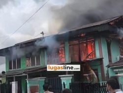 Duka di Sabtu Sore: Kobaran Api Hanguskan Hunian di Koto Datuk
