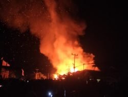 Tamparan keras, Rumah hangus Terbakar Pemadam telat datang